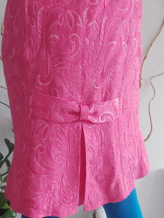 Slika: Vintage roza suknja sa mašnom